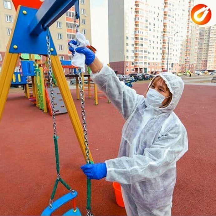 Работники МБУ «ДОДХИБИМР» возобновили санитарную обработку детских игровых площадок