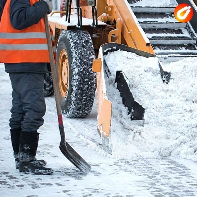 На работах по уборке снега в городском округе Истра задействовано свыше 570 работников