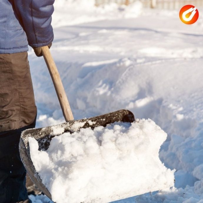 В городском округе Истра продолжается активная работа по расчистке снежных навалов после снегопадов