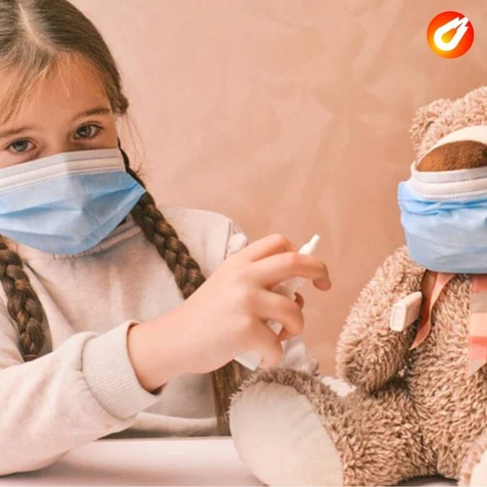 Особенность нового штамма «омикрон» — коронавирусом все чаще начинают болеть дети