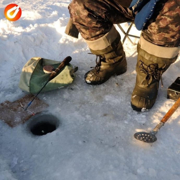 В МЧС России напомнили условия безопасного пребывания на льду