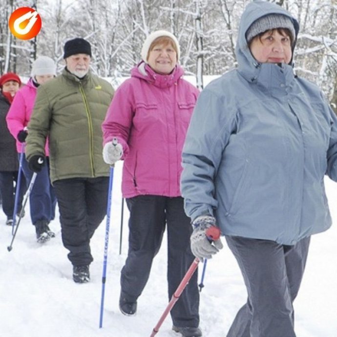 Клуб «Движение жизни» приглашает Истринских долгожителей на занятия скандинаваской ходьбой
