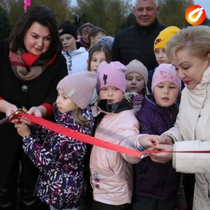 В Глебовском состоялось торжественное открытие новой благоустроенной площадки