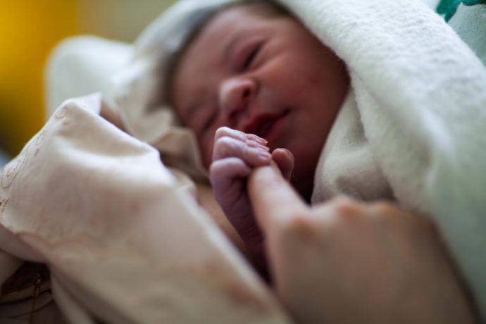 Как правильно ухаживать за новорожденным? Расскажут в школе будущих родителей ИОКБ