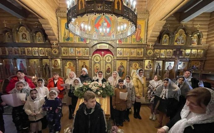 ​13 января учащиеся сводного хора СП "Снегиревской ДШИ" выступили с православной музпрограммой "От Р