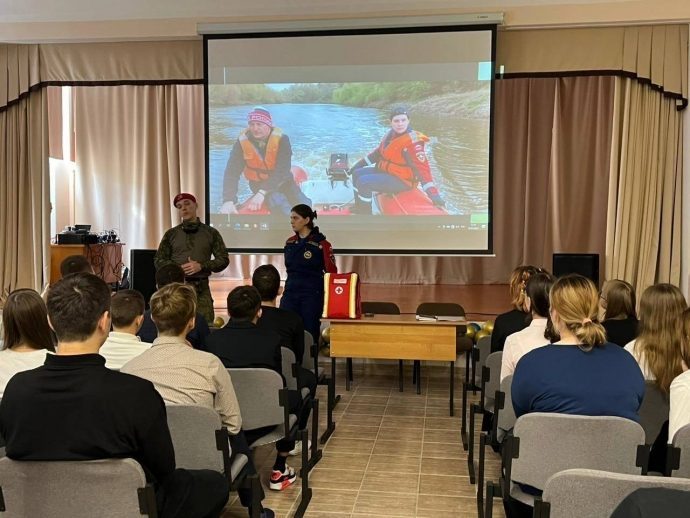 Встреча с представителями студенческого отряда Всероссийского студенческого Корпуса спасателей МПГУ