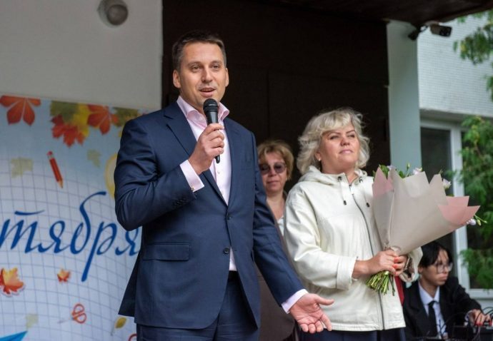 Вячеслав Духин поздравил учащихся и педагогов с началом нового учебного года