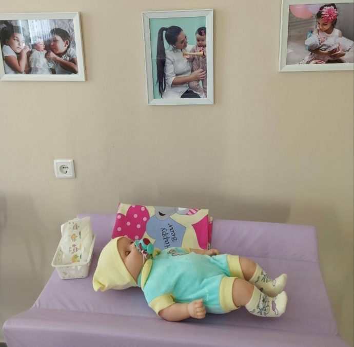 ИОКБ приглашает на очередное занятие школы будущих родителей на тему «Новорожденный дома»