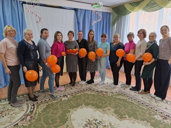 Мастер‑класс «Оранжевое настроение» организовали для педагогов детских садов Кострово