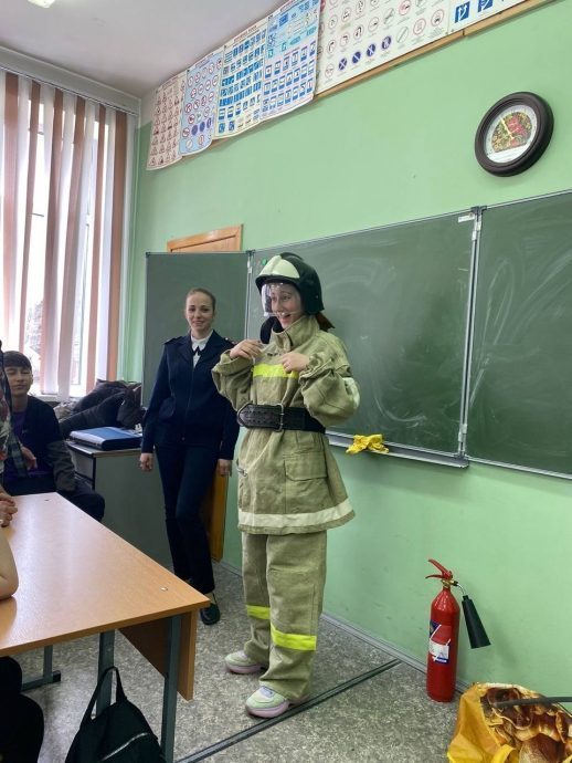 Всероссийское добровольное пожарное общество проводит занятия в школах округа