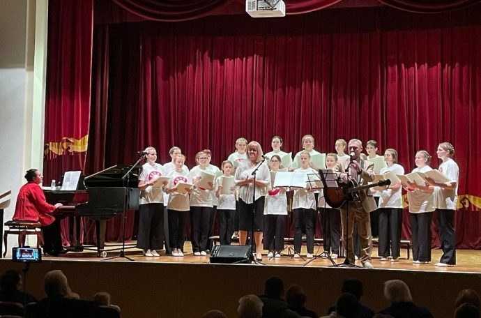 Совместный концерт двух хоровых коллективов прошел в Истринском ДК