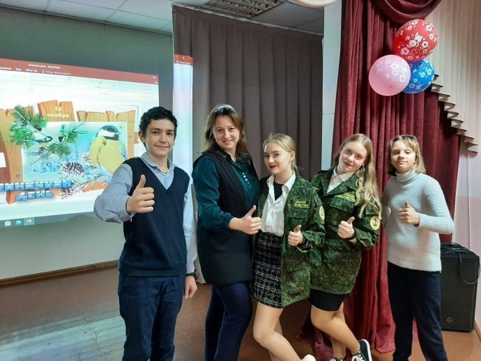 Команда школьного лесничества Новопетровской школы победила в экологической игре «Синичкин день»