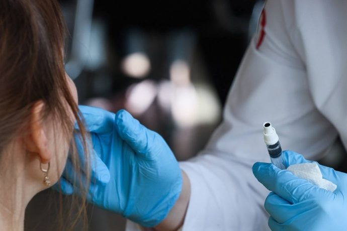 Назальная вакцина формирует стойкий иммунитет к ковиду через 14 дней после вакцинации