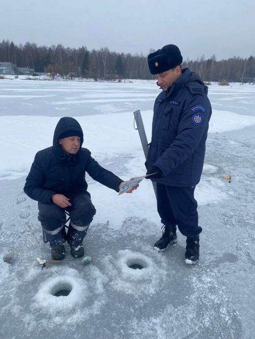Работники территориального управления № 1 ГКУ МО «Мособлпожспас» провели замеры толщины льда...