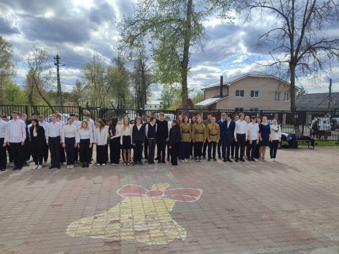 В Новопетровской школе прошел смотр строя и песни, посвященный 78‑й годовщине Победы в ВОВ