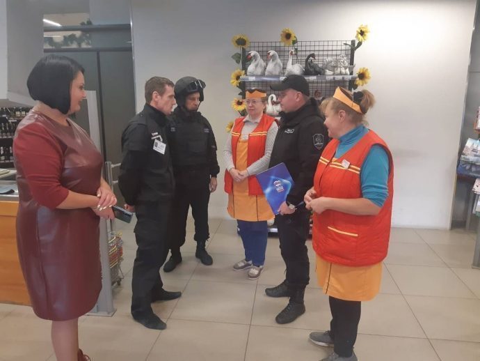 Единороссы провели консультацию по вопросам безопасности для руководства и работников ТЦ