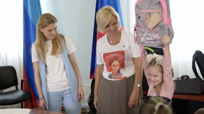 ЕР запускает акцию «Собери ребенка в школу» в регионах России и на Донбассе