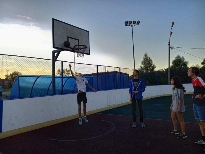 Молодогвардейцы из Истры организовали дружеские соревнования по стритболу