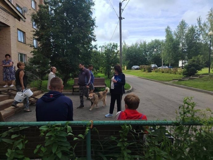 ​В рамках выполнения наказов граждан в посёлке Глебовском преобразится двор дома №100